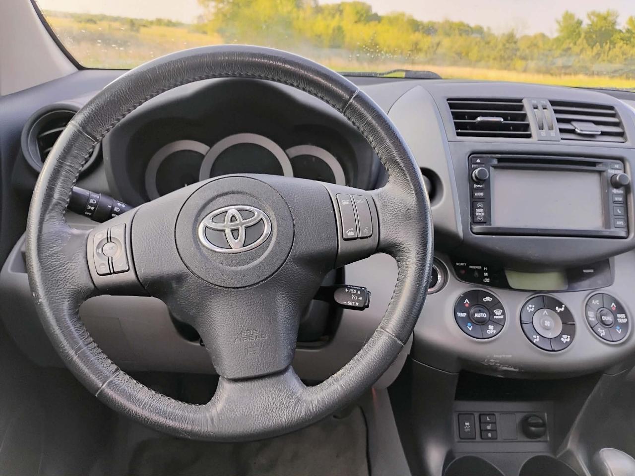 Toyota RAV4 FWD 4dr I4 Limited (Natl) 2012