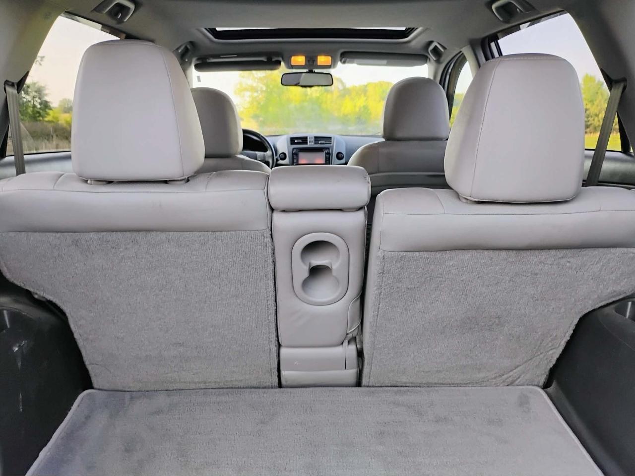 Toyota RAV4 FWD 4dr I4 Limited (Natl) 2012