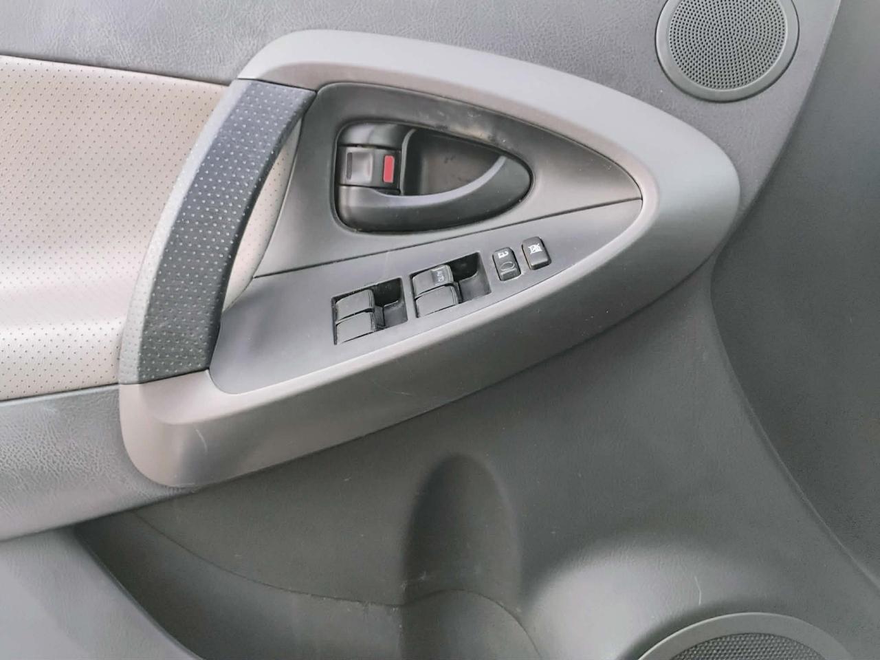 Toyota RAV4 FWD 4dr I4 Limited (Natl) 2012