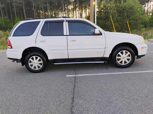 White 2004 Buick Rainier CXL RWD SUV / Crossover Rear-Wheel Drive Automatic