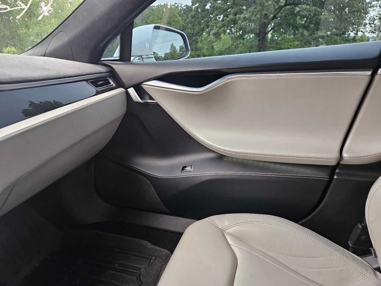 Tesla Model S 4dr Sdn AWD 70D 2016