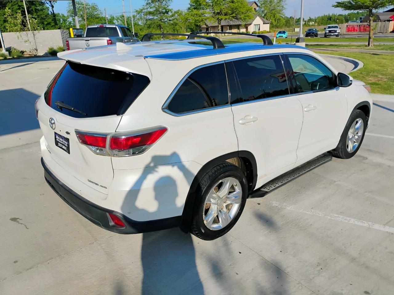 Toyota Highlander AWD 4dr V6 Limited (Natl) 2015