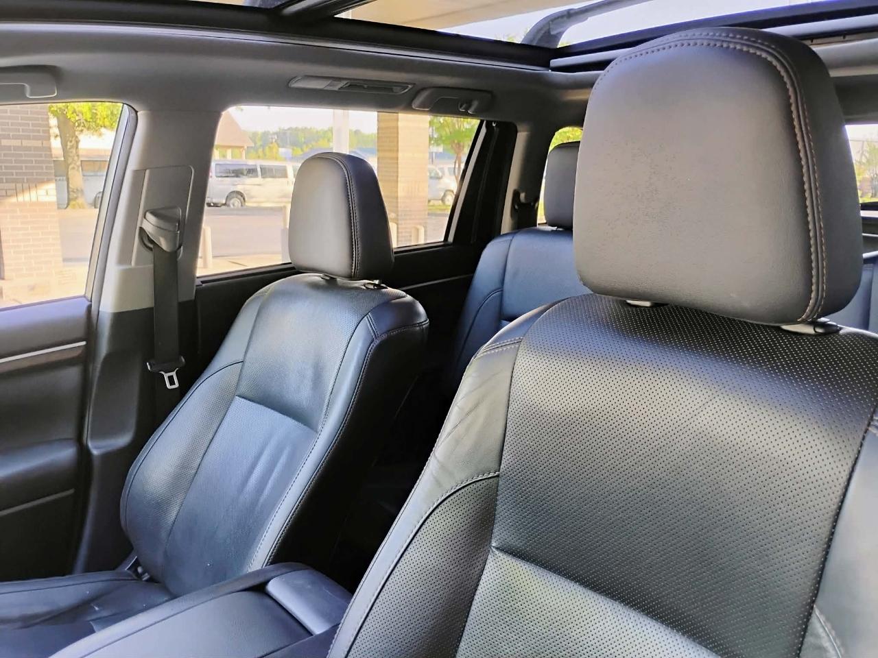Toyota Highlander AWD 4dr V6 Limited (Natl) 2015