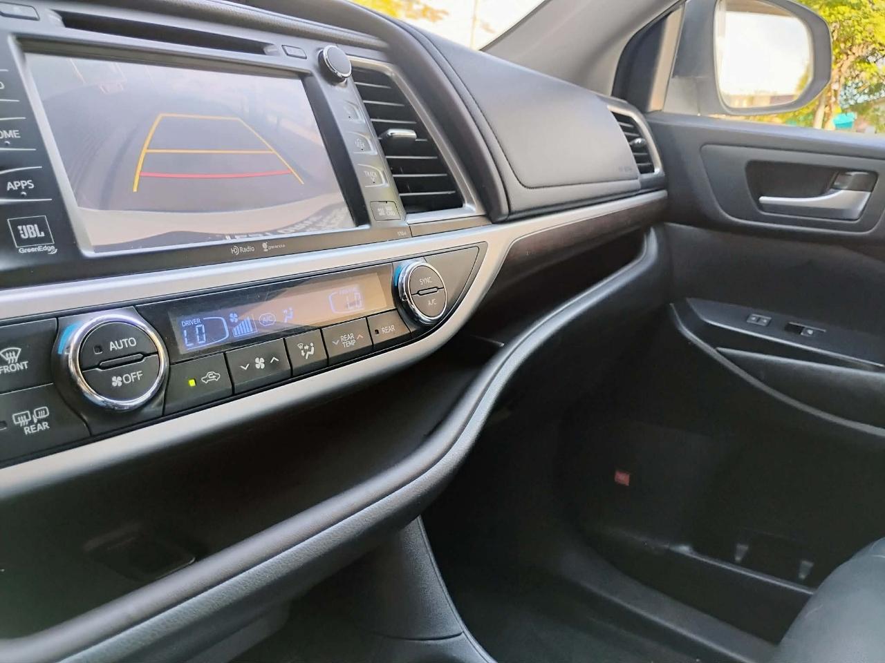 Toyota Highlander AWD 4dr V6 Limited (Natl) 2015