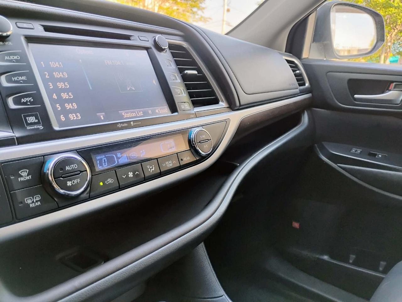 Toyota Highlander AWD 4dr V6 Limited (Natl) 2015