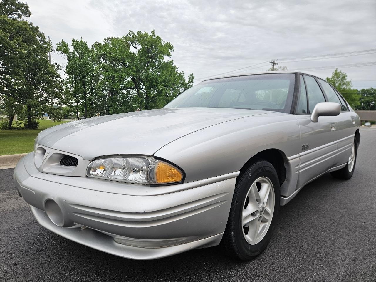 Pontiac Bonneville 4dr Sdn SE 1999