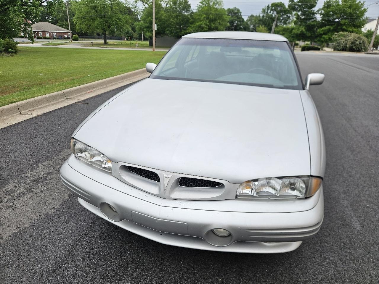 Pontiac Bonneville 4dr Sdn SE 1999