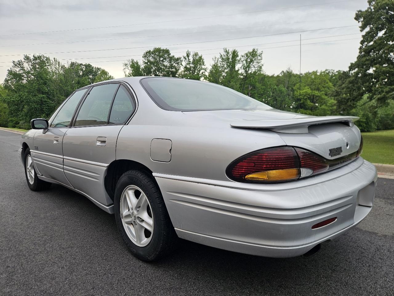 Pontiac Bonneville 4dr Sdn SE 1999