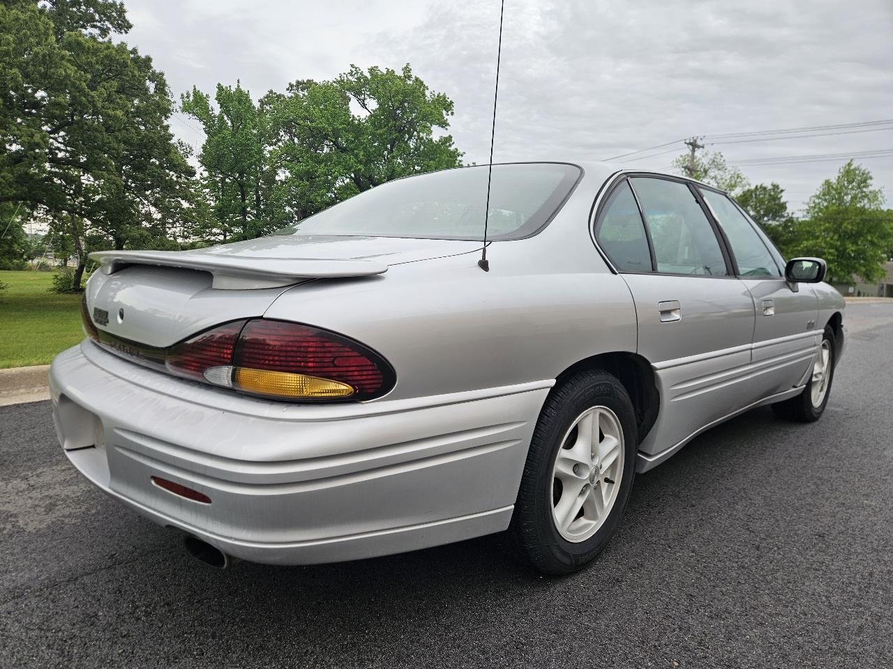 Pontiac Bonneville 4dr Sdn SE 1999