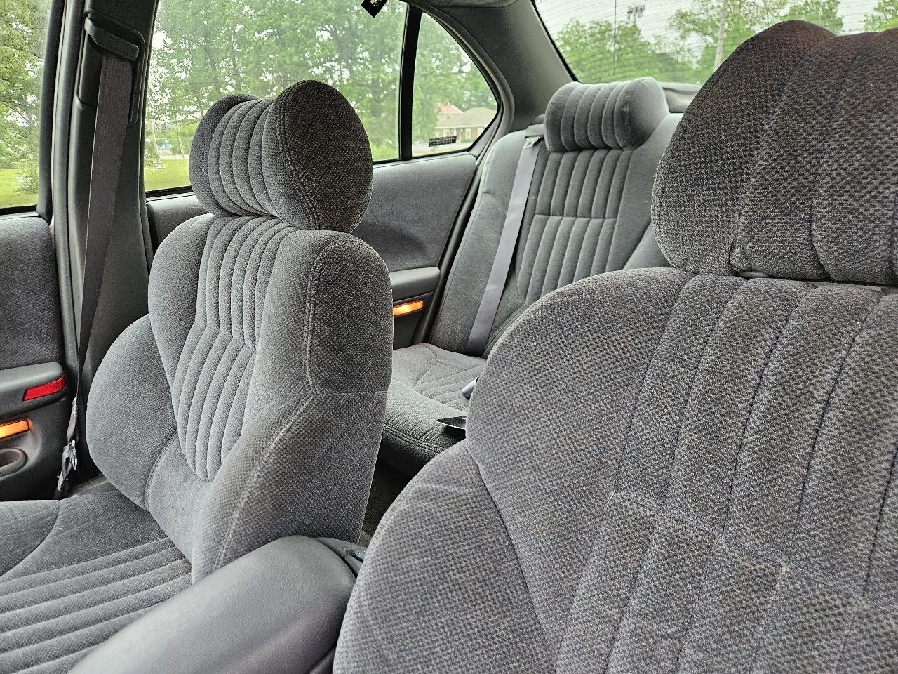 Pontiac Bonneville 4dr Sdn SE 1999