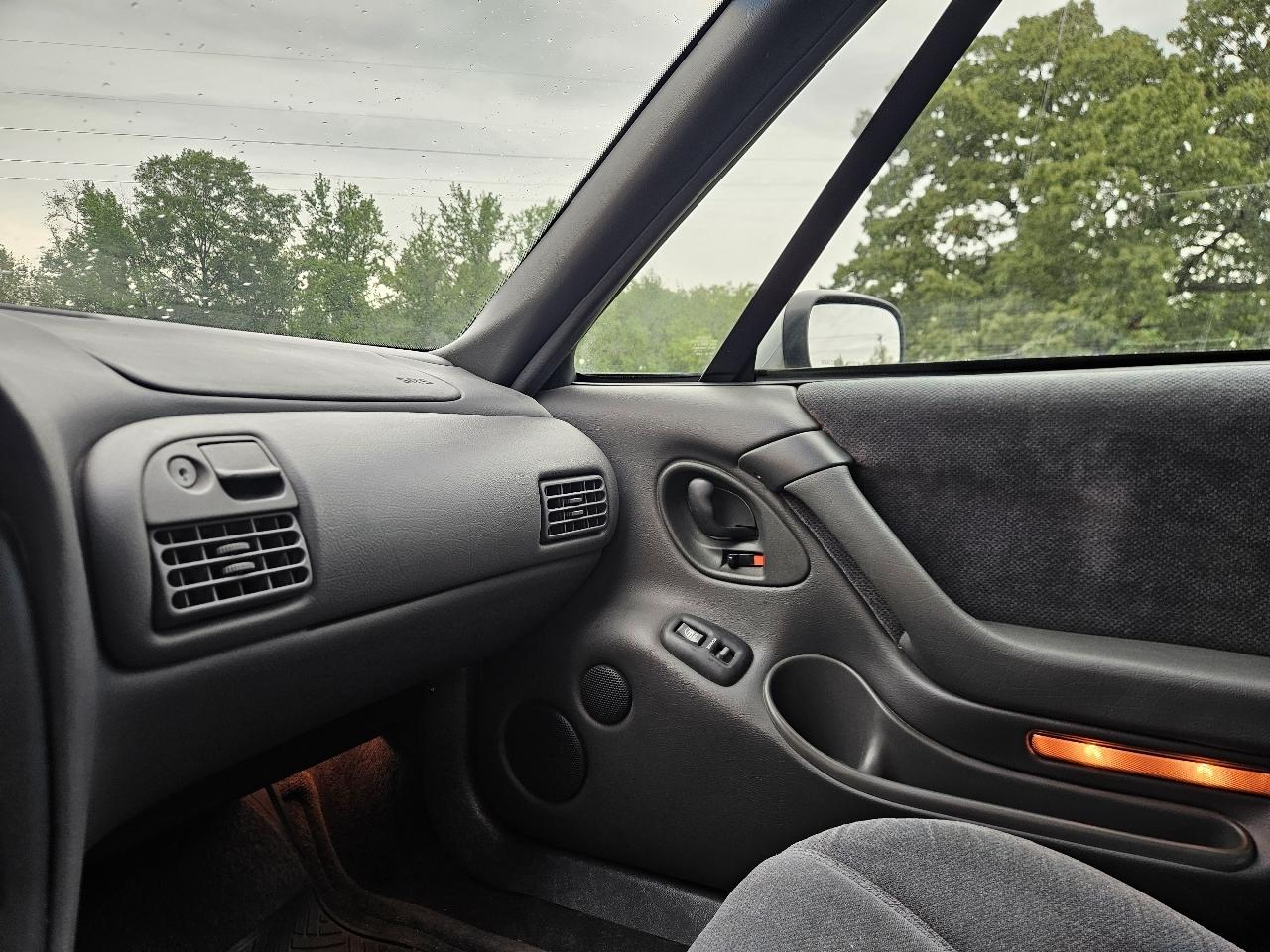 Pontiac Bonneville 4dr Sdn SE 1999