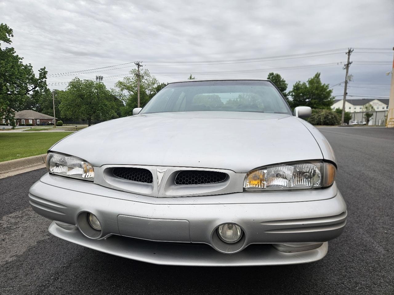 Pontiac Bonneville 4dr Sdn SE 1999