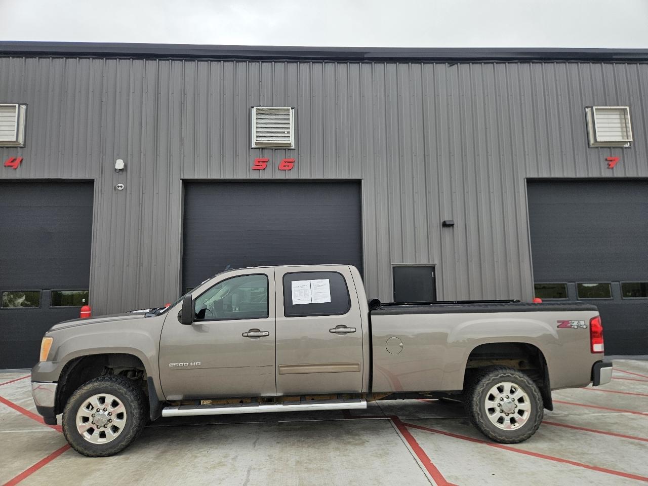GMC Sierra 2500HD 4WD Crew Cab 167.7" SLT 2012
