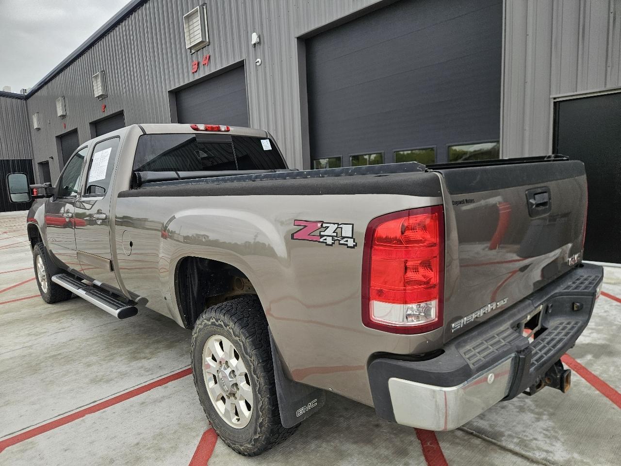 GMC Sierra 2500HD 4WD Crew Cab 167.7" SLT 2012