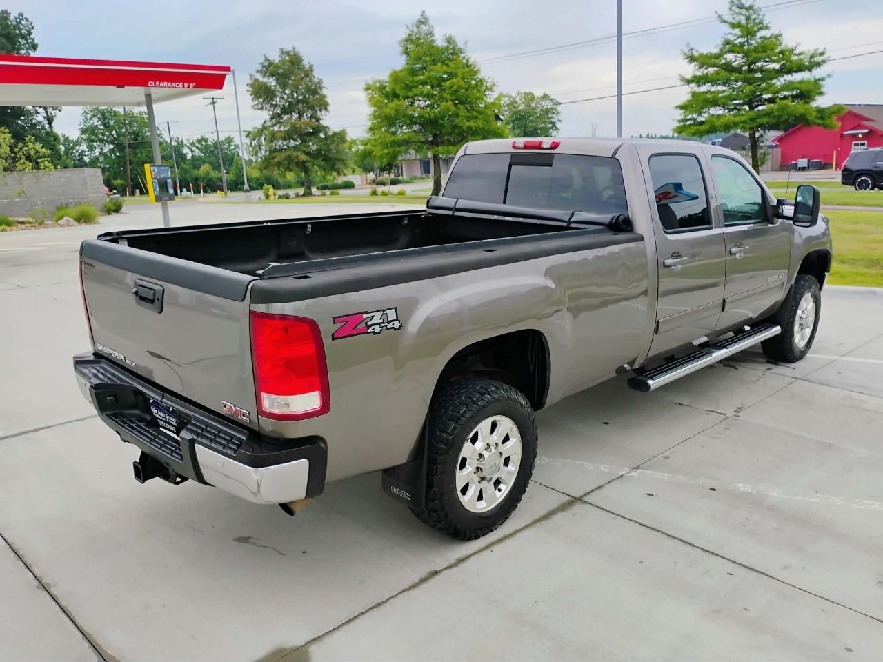 GMC Sierra 2500HD 4WD Crew Cab 167.7" SLT 2012