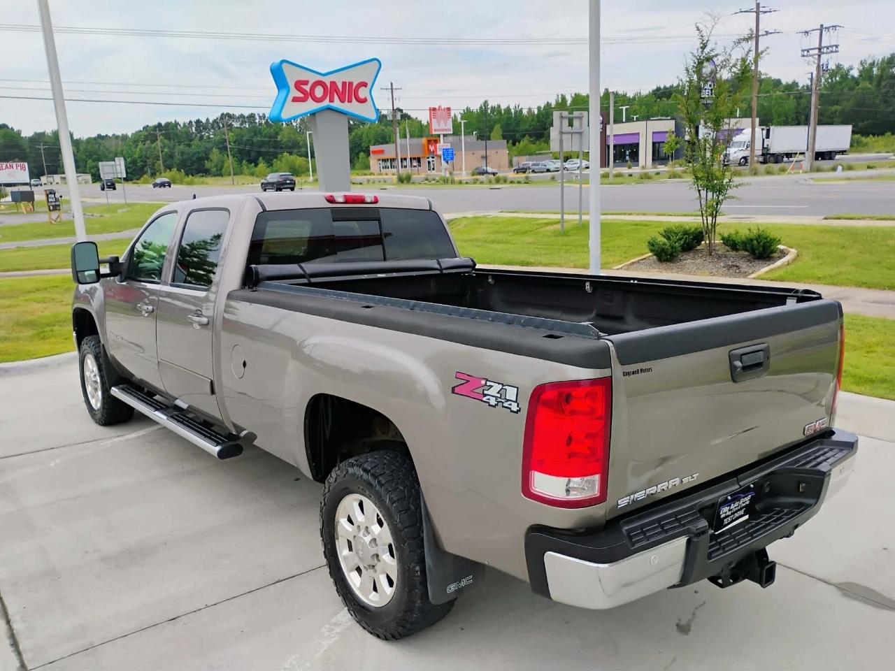 GMC Sierra 2500HD 4WD Crew Cab 167.7" SLT 2012