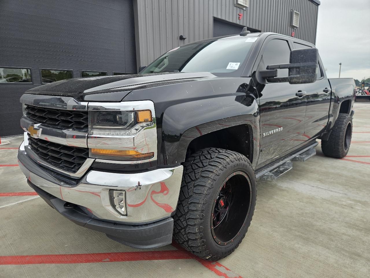Chevrolet Silverado 1500 4WD Crew Cab 143.5" LT w/1LT 2018