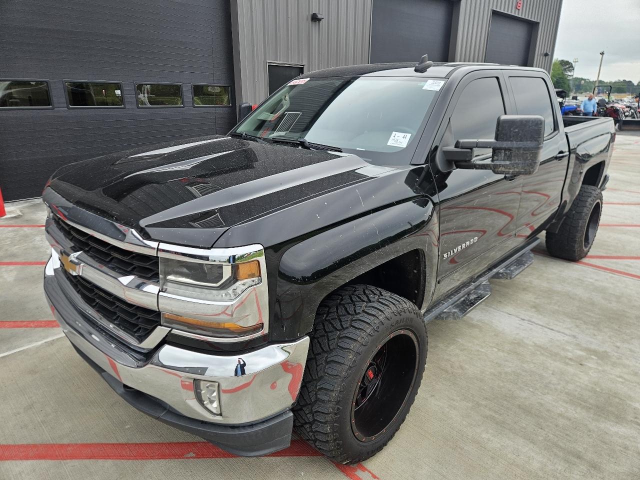 Chevrolet Silverado 1500 4WD Crew Cab 143.5" LT w/1LT 2018
