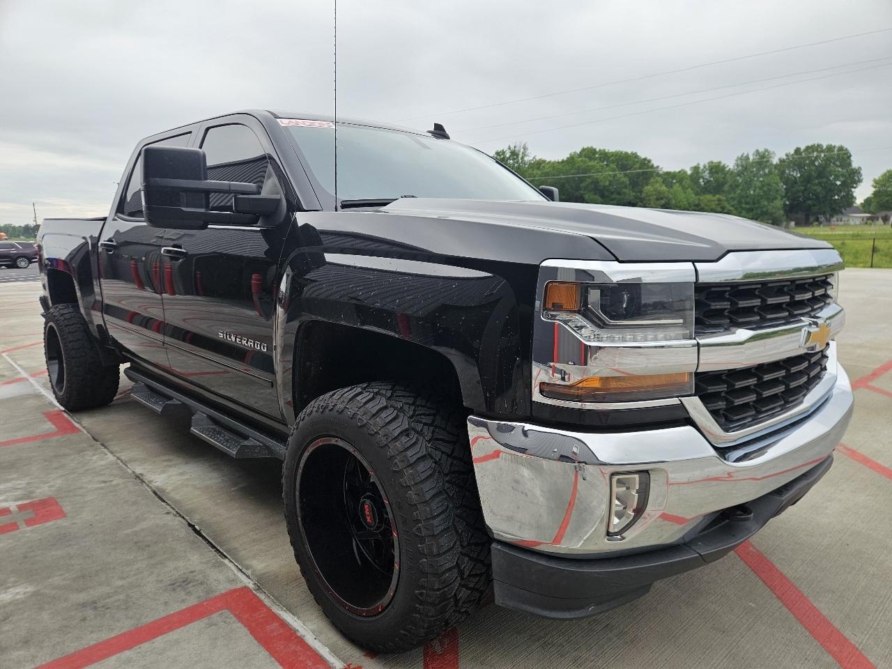 Chevrolet Silverado 1500 4WD Crew Cab 143.5" LT w/1LT 2018