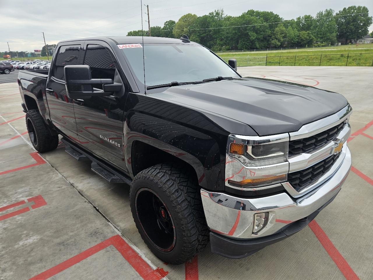 Chevrolet Silverado 1500 4WD Crew Cab 143.5" LT w/1LT 2018