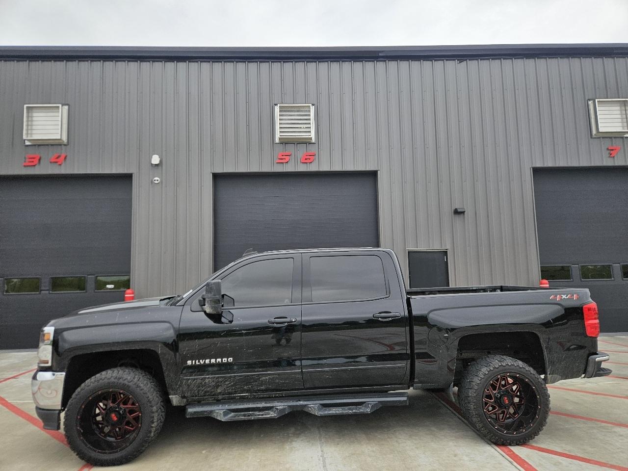 Chevrolet Silverado 1500 4WD Crew Cab 143.5" LT w/1LT 2018