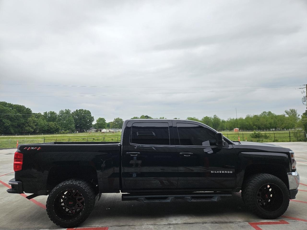 Chevrolet Silverado 1500 4WD Crew Cab 143.5" LT w/1LT 2018