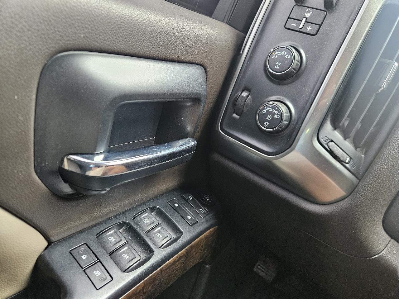 Chevrolet Silverado 1500 4WD Crew Cab 143.5" LT w/1LT 2018