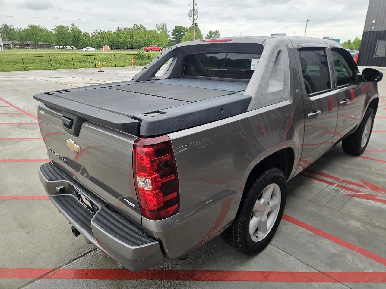 Chevrolet Avalanche 4WD Crew Cab 130" LT w/2LT 2008