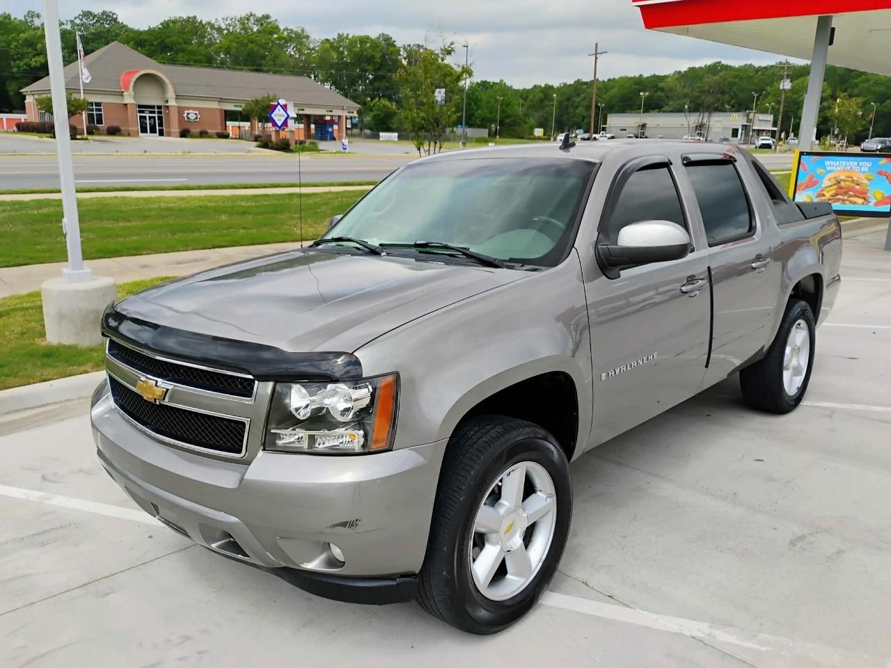 Chevrolet Avalanche 4WD Crew Cab 130" LT w/2LT 2008