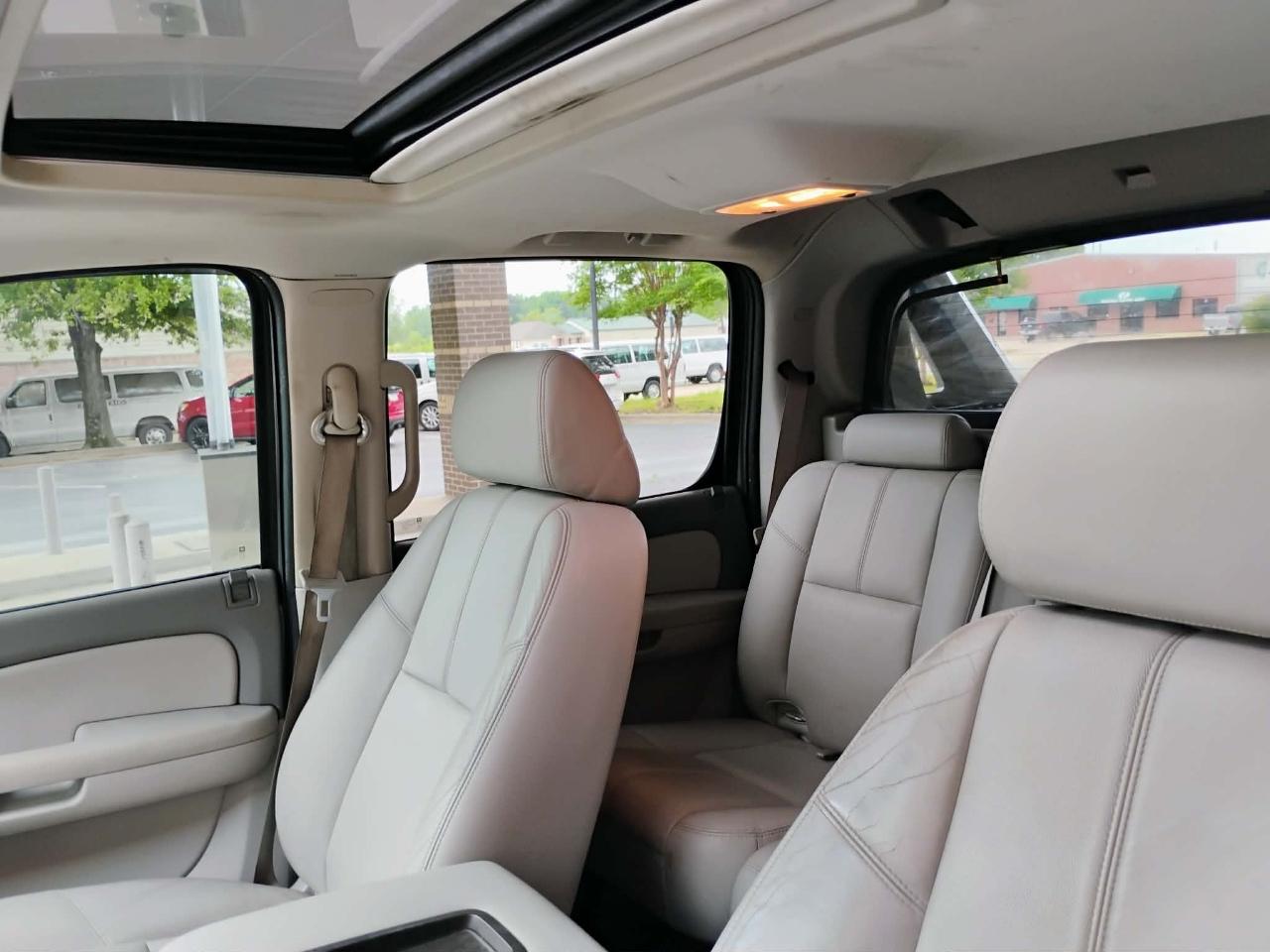 Chevrolet Avalanche 4WD Crew Cab 130" LT w/2LT 2008