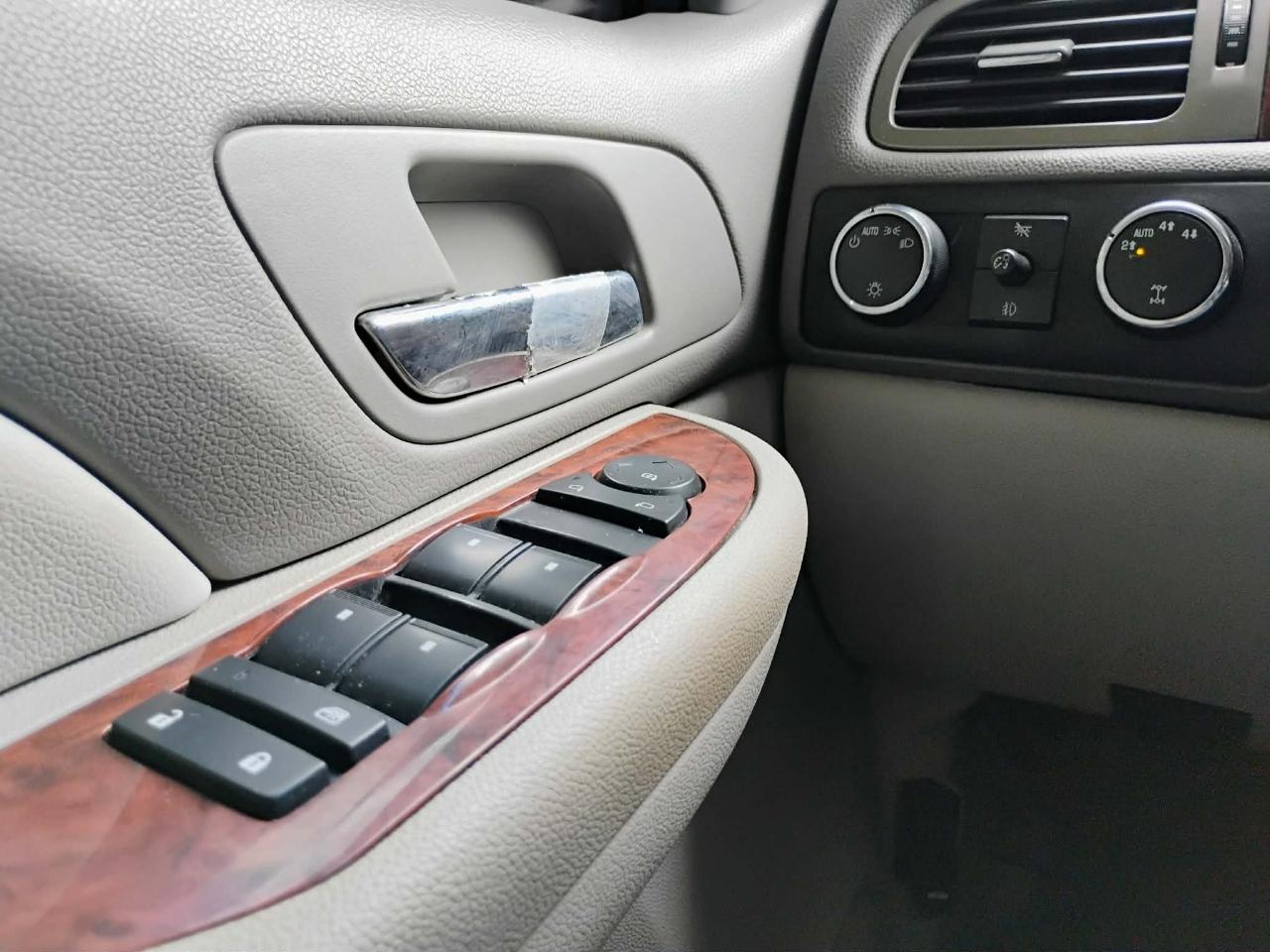 Chevrolet Avalanche 4WD Crew Cab 130" LT w/2LT 2008