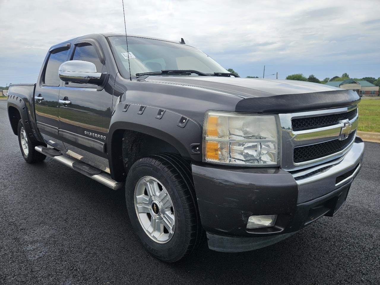 Chevrolet Silverado 1500 4WD Crew Cab 143.5" LT 2011