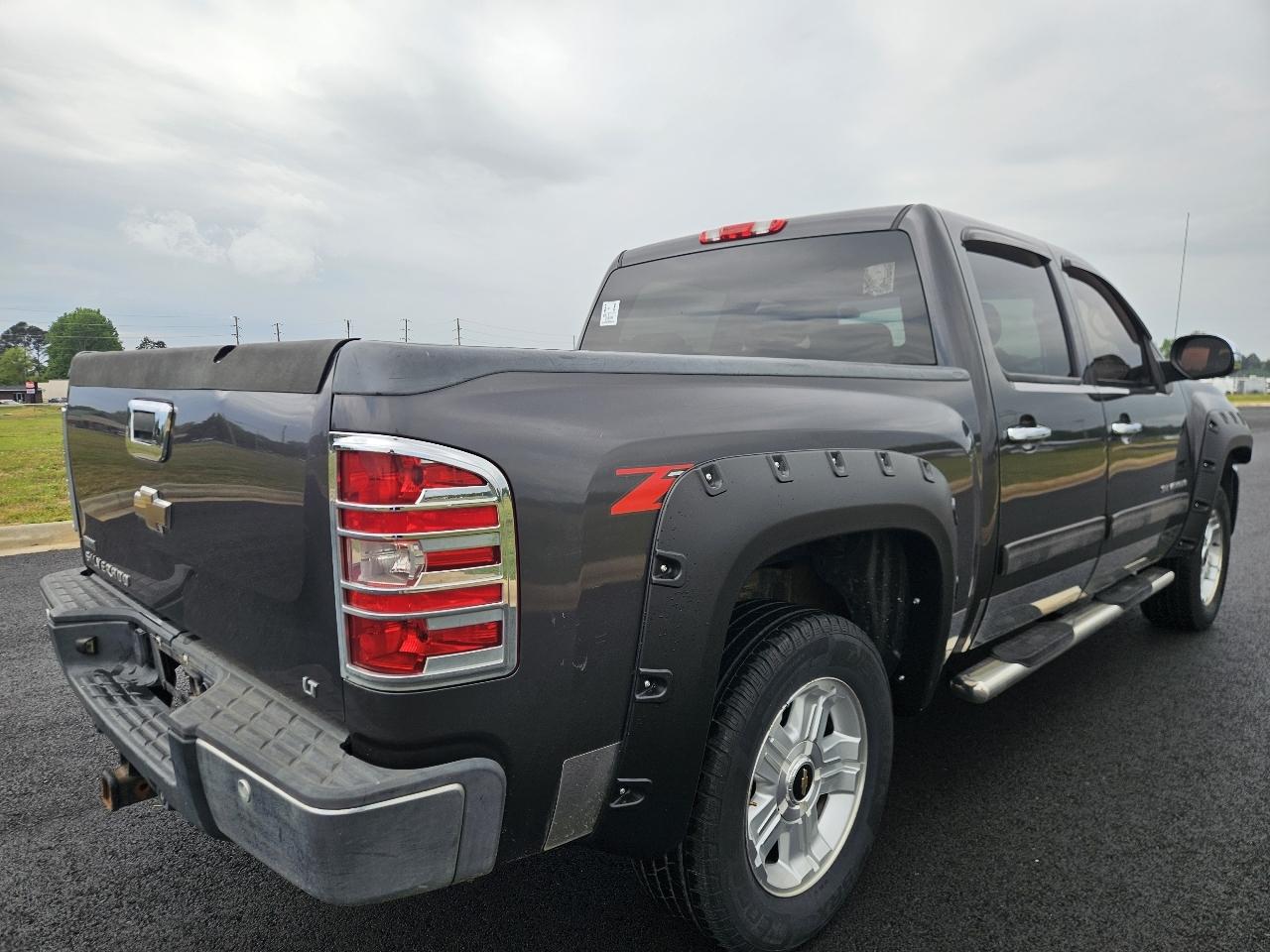 Chevrolet Silverado 1500 4WD Crew Cab 143.5" LT 2011