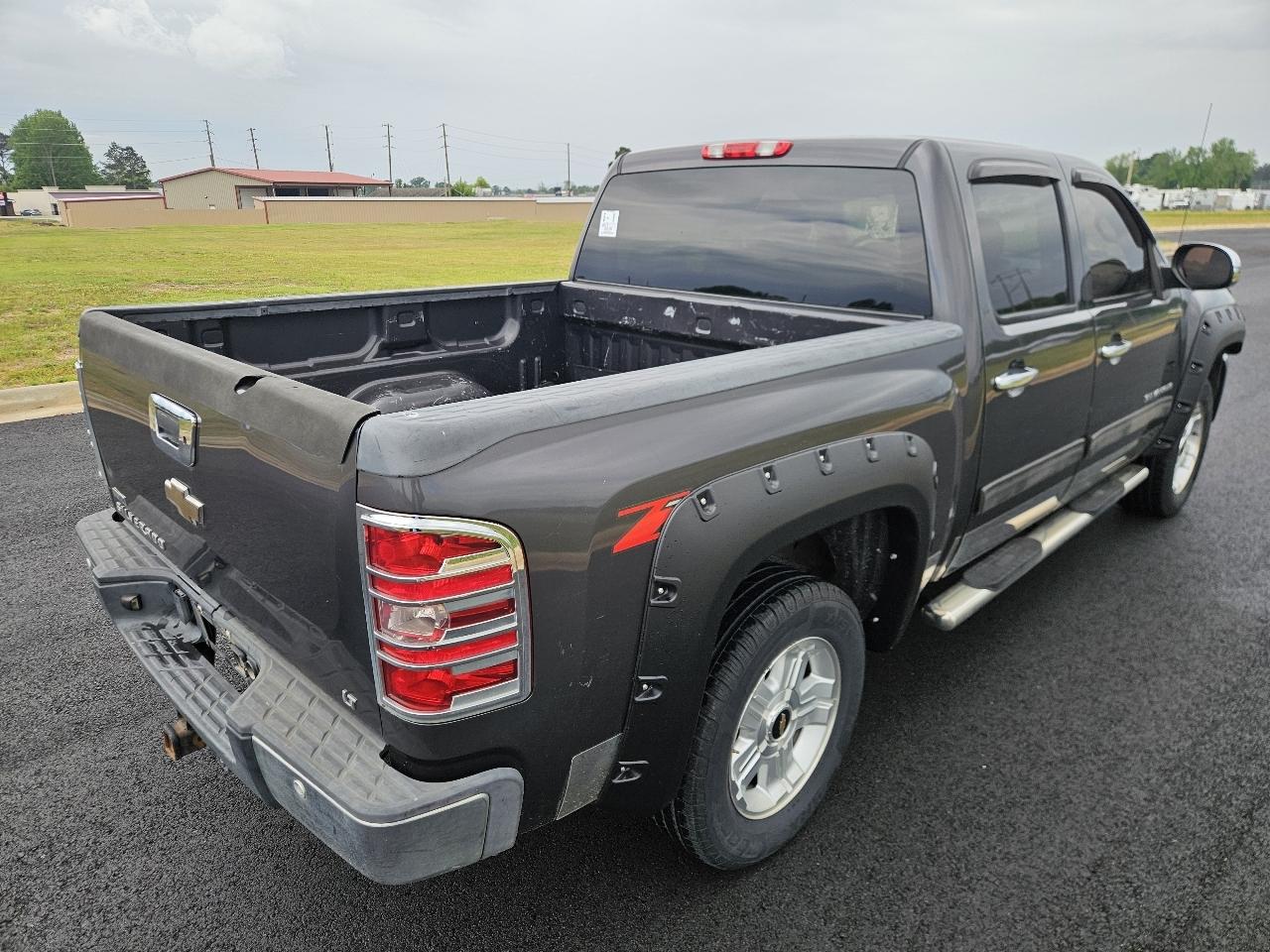 Chevrolet Silverado 1500 4WD Crew Cab 143.5" LT 2011