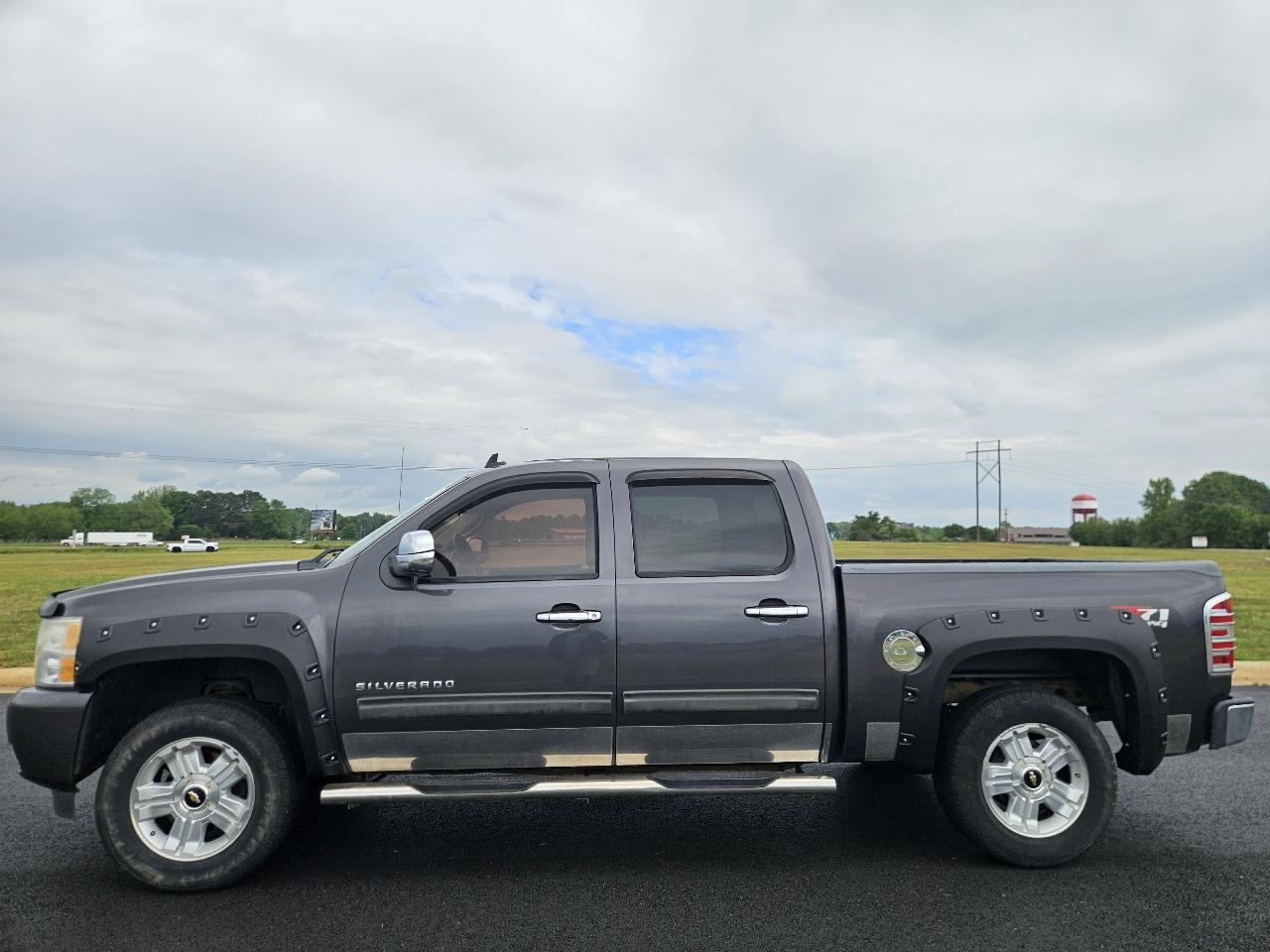 Chevrolet Silverado 1500 4WD Crew Cab 143.5" LT 2011