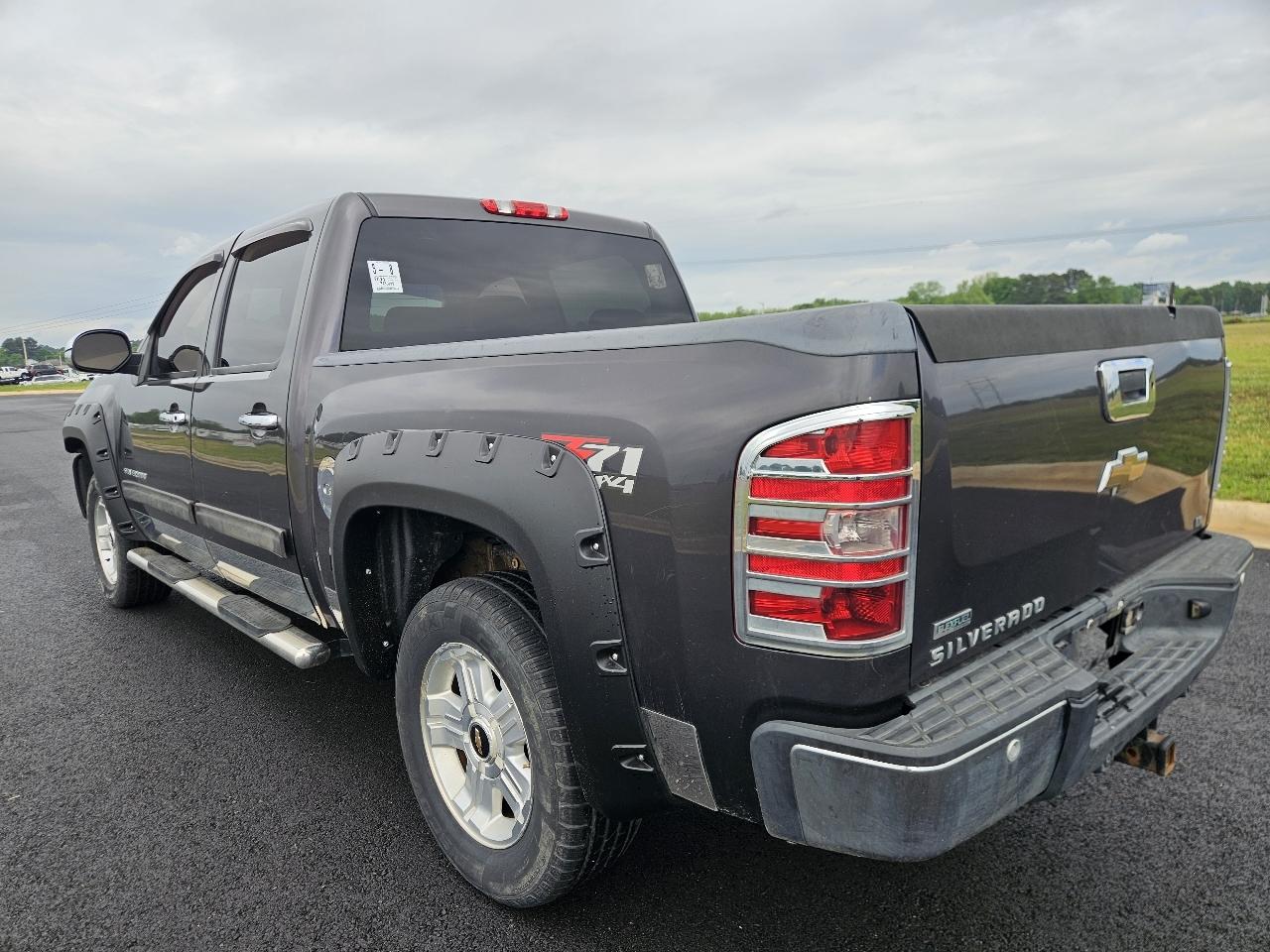 Chevrolet Silverado 1500 4WD Crew Cab 143.5" LT 2011