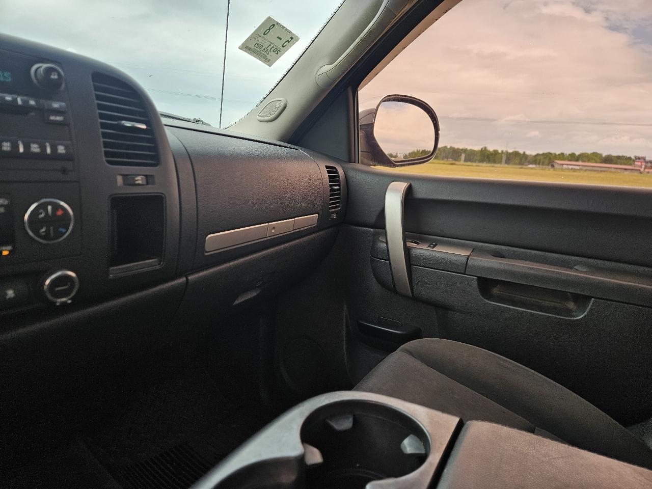 Chevrolet Silverado 1500 4WD Crew Cab 143.5" LT 2011