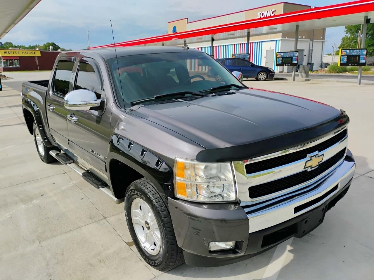 Chevrolet Silverado 1500 4WD Crew Cab 143.5" LT 2011