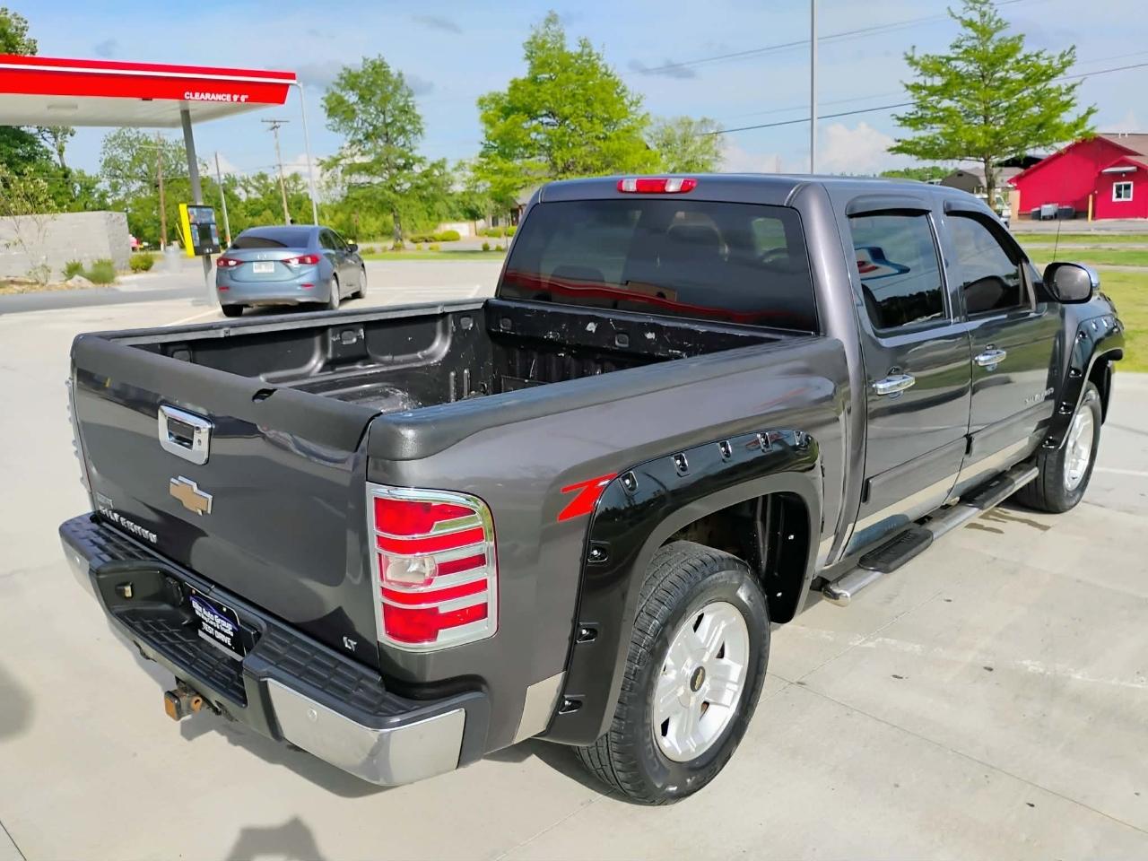 Chevrolet Silverado 1500 4WD Crew Cab 143.5" LT 2011