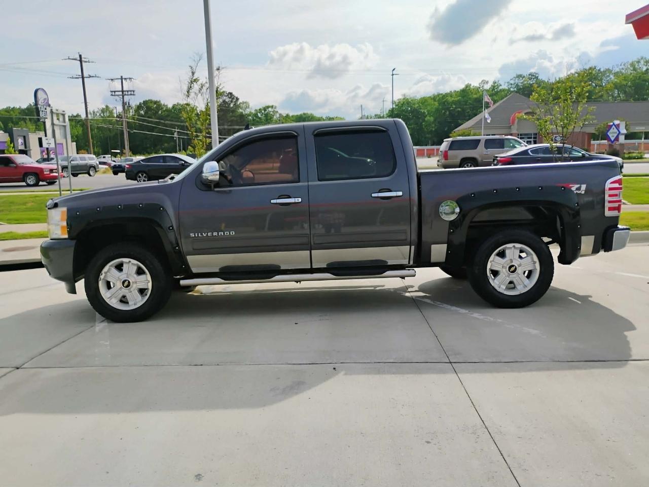 Chevrolet Silverado 1500 4WD Crew Cab 143.5" LT 2011