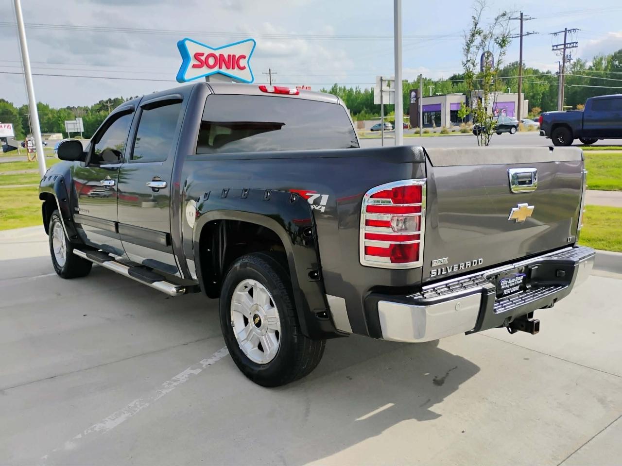 Chevrolet Silverado 1500 4WD Crew Cab 143.5" LT 2011
