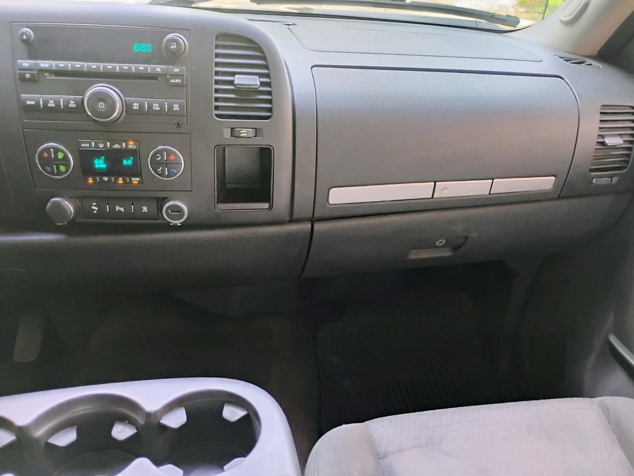 Chevrolet Silverado 1500 4WD Crew Cab 143.5" LT 2011