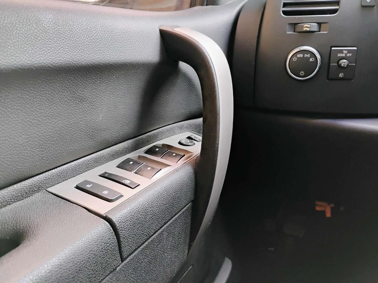 Chevrolet Silverado 1500 4WD Crew Cab 143.5" LT 2011