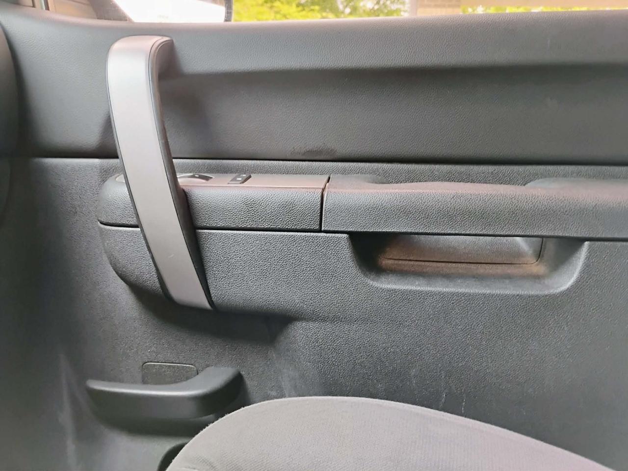 Chevrolet Silverado 1500 4WD Crew Cab 143.5" LT 2011