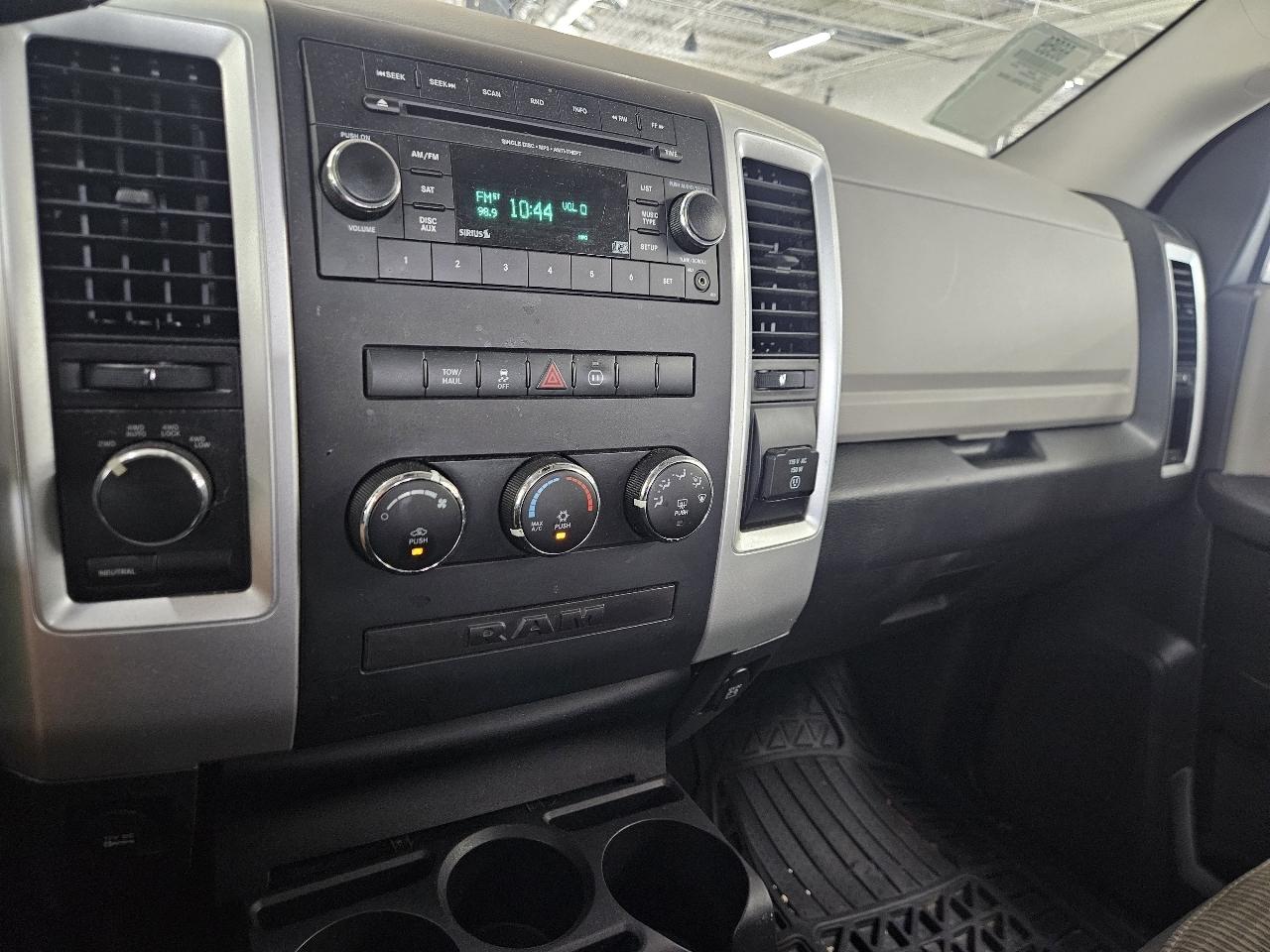 RAM 1500 4WD Quad Cab 140.5" Big Horn 2012