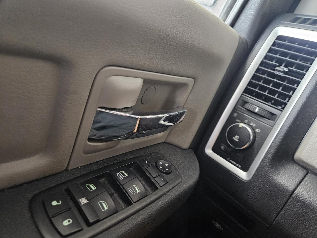 RAM 1500 4WD Quad Cab 140.5" Big Horn 2012