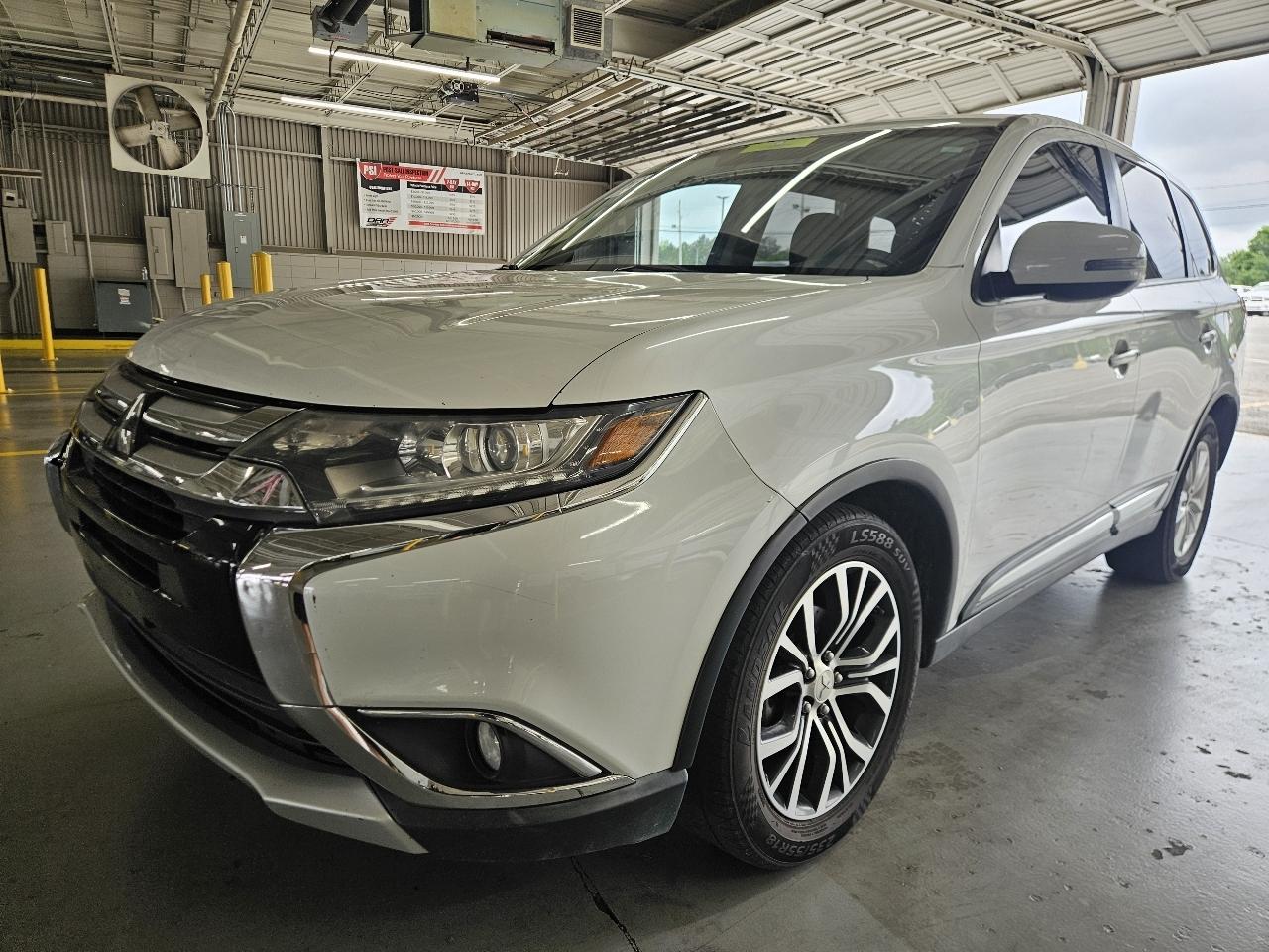 Mitsubishi Outlander 2WD 4dr SEL 2016