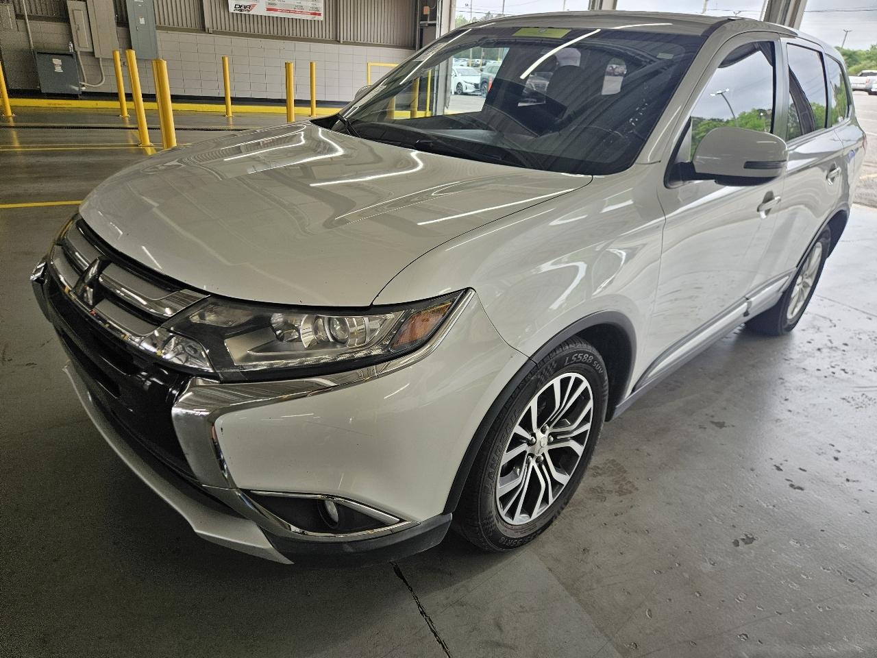 Mitsubishi Outlander 2WD 4dr SEL 2016