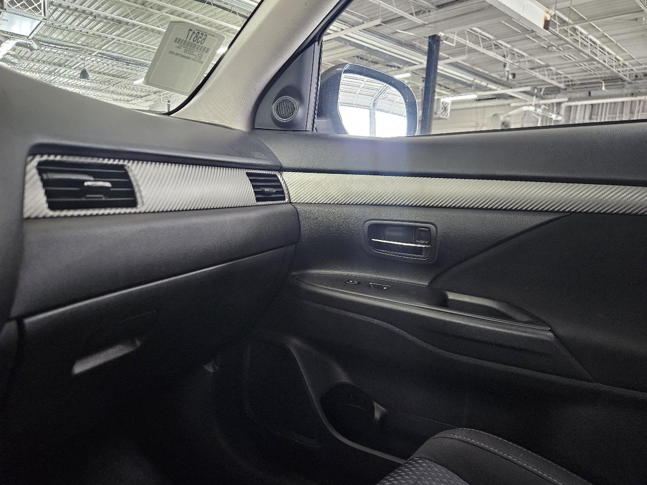 Mitsubishi Outlander 2WD 4dr SEL 2016