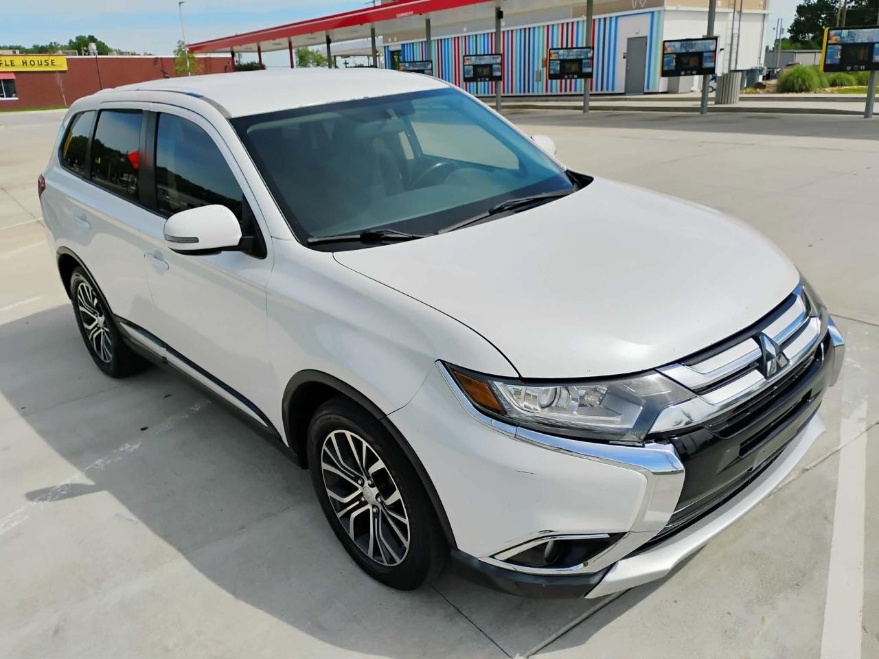 Mitsubishi Outlander 2WD 4dr SEL 2016